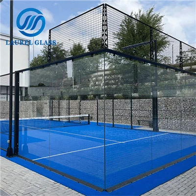 Berapakah permintaan pasar untuk kaca lapangan padel?